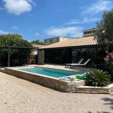 5 Min Walk To And Port Villa Frejus